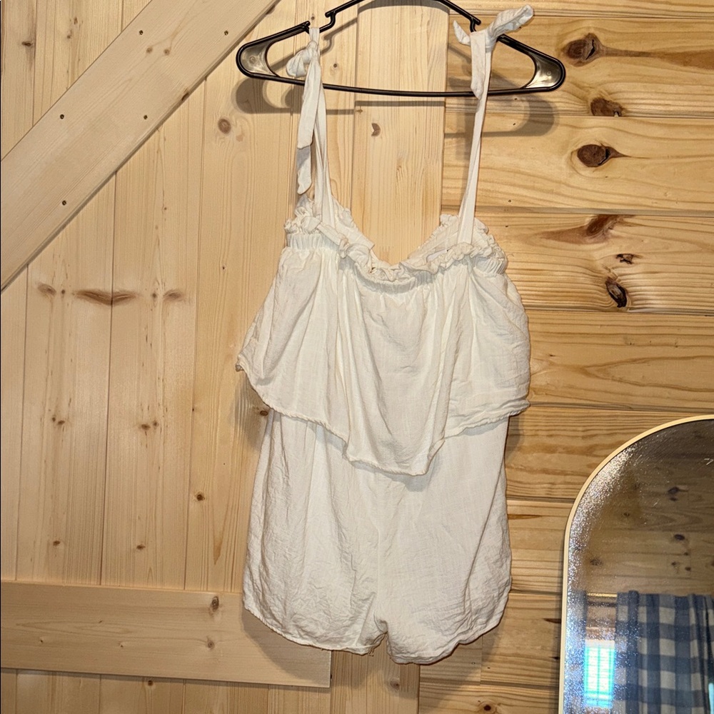 Princess Polly white romper US size 4.